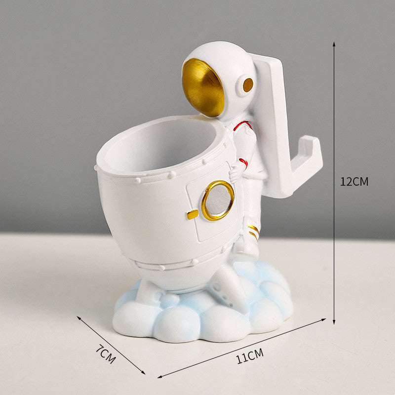 Simple Astronaut Resin Pen Holder Desk
