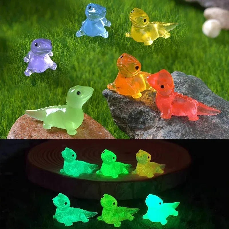 The ten little lizards on grass, shown lit and again glowing green in the dark