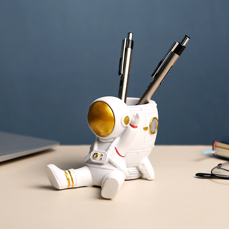 Simple Astronaut Resin Pen Holder Desk