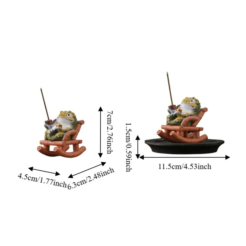 Maker size graphic: chair 7 cm tall, 6.3 by 4.5 cm; base 11.5 cm across, 1.5 cm tall