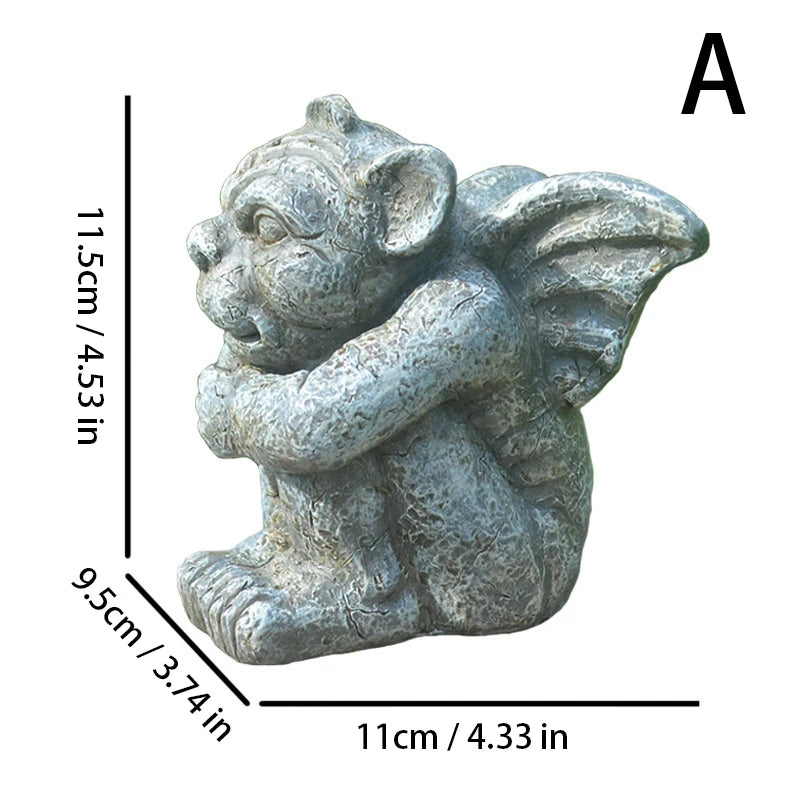 Gárgola medieval sentada