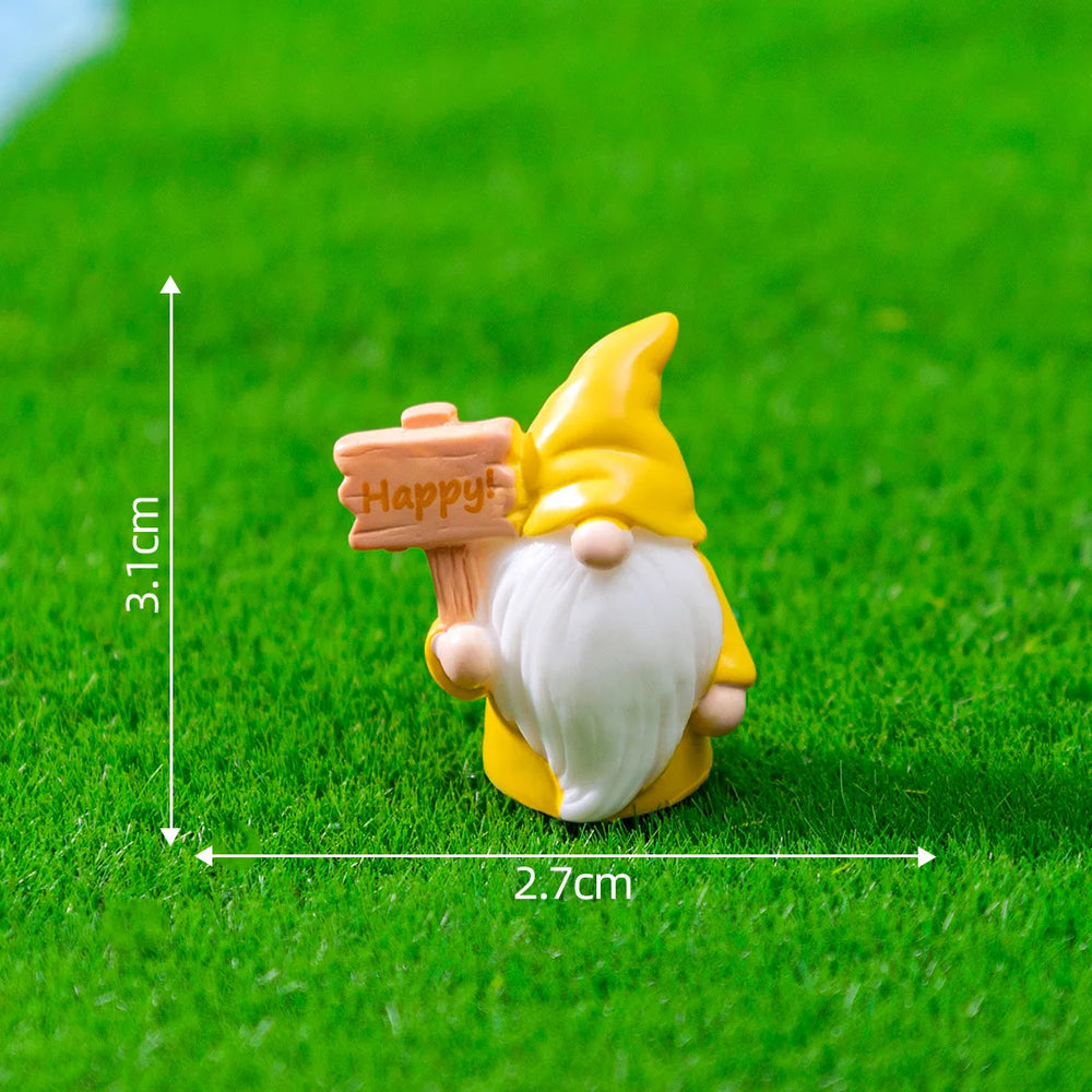 Maker's measured photograph: one gnome is 3.1 cm tall and 2.7 cm wide