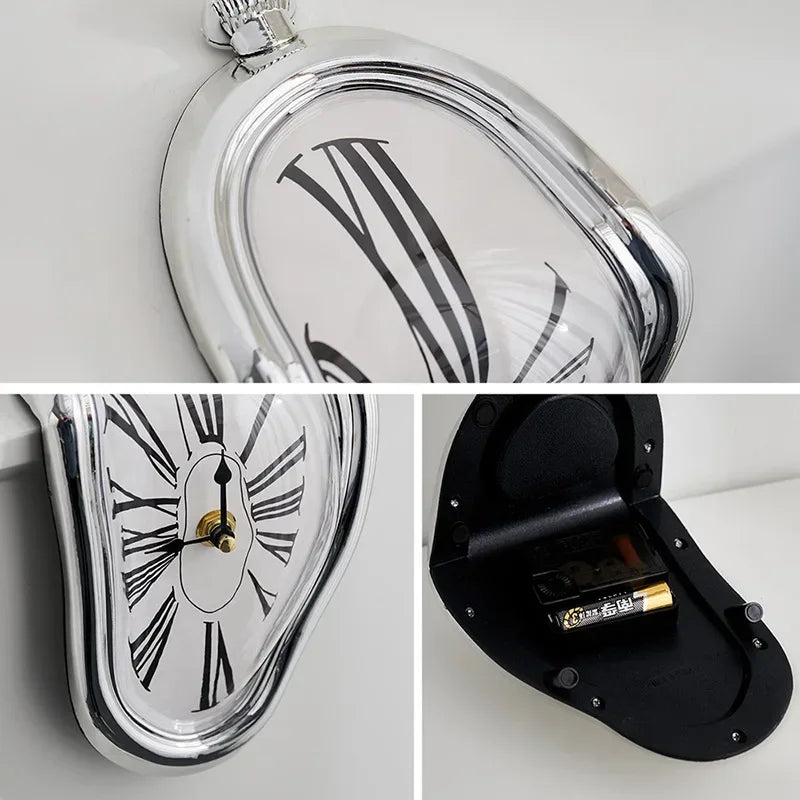 Back of the clock showing the hanging keyhole and the single AA battery compartment
