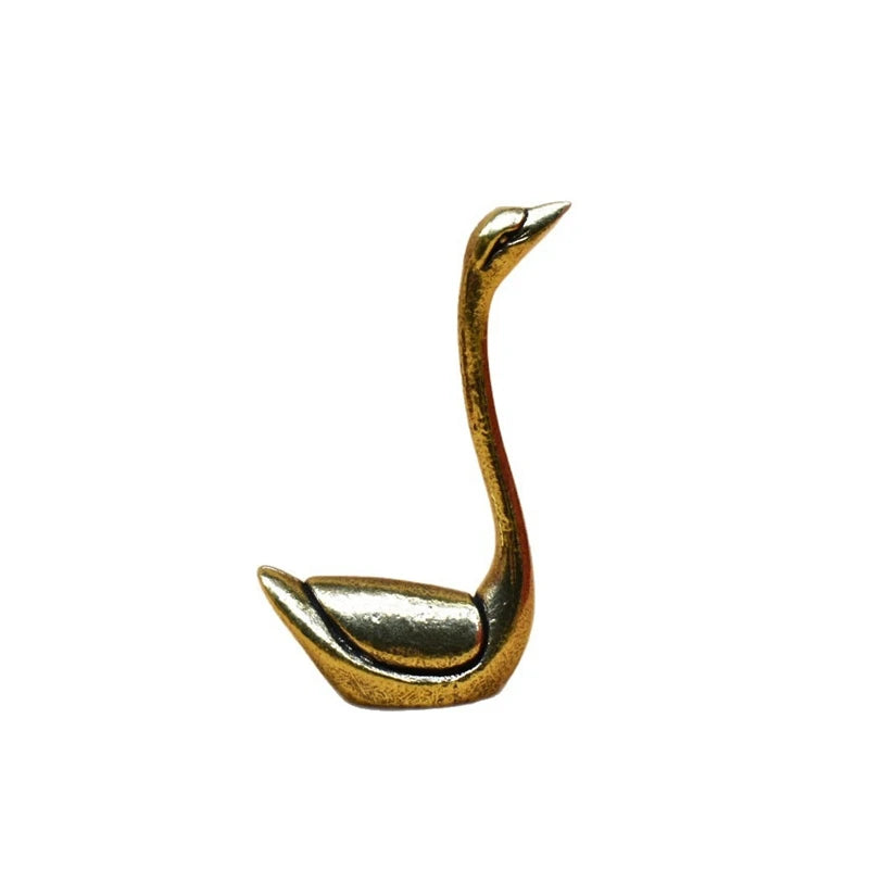 تمثال بجعة من النحاس