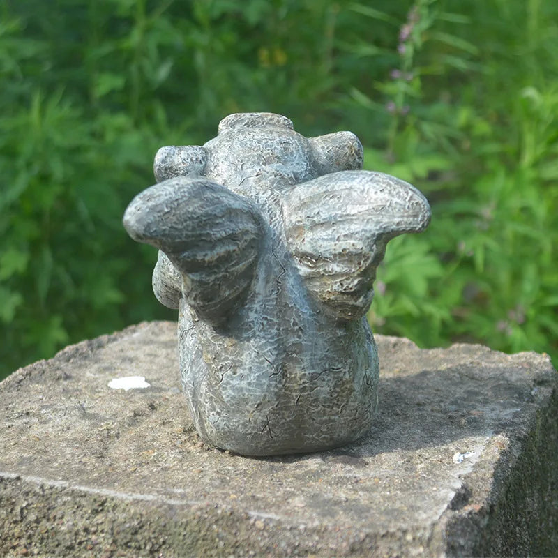 Gárgola medieval sentada