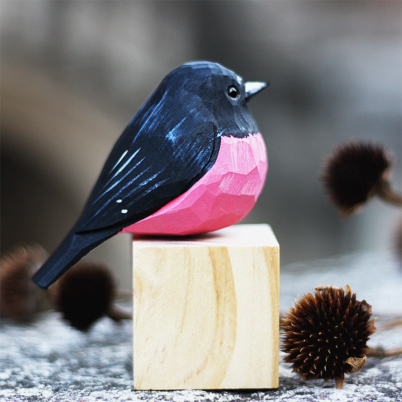 Pájaro gordo de madera tallado totalmente a mano