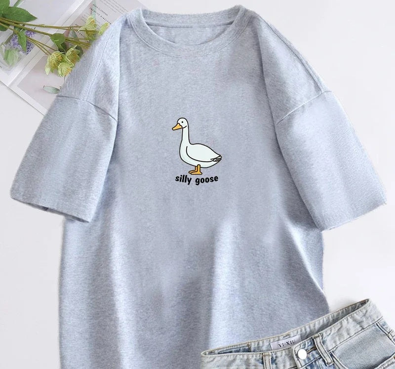 Silly goose slogan tee in grey, chest print of a line-drawn goose