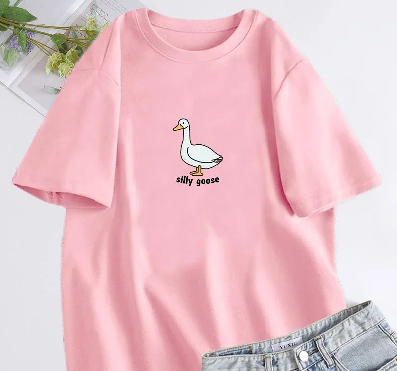 Silly goose slogan tee in pink, chest print of a line-drawn goose